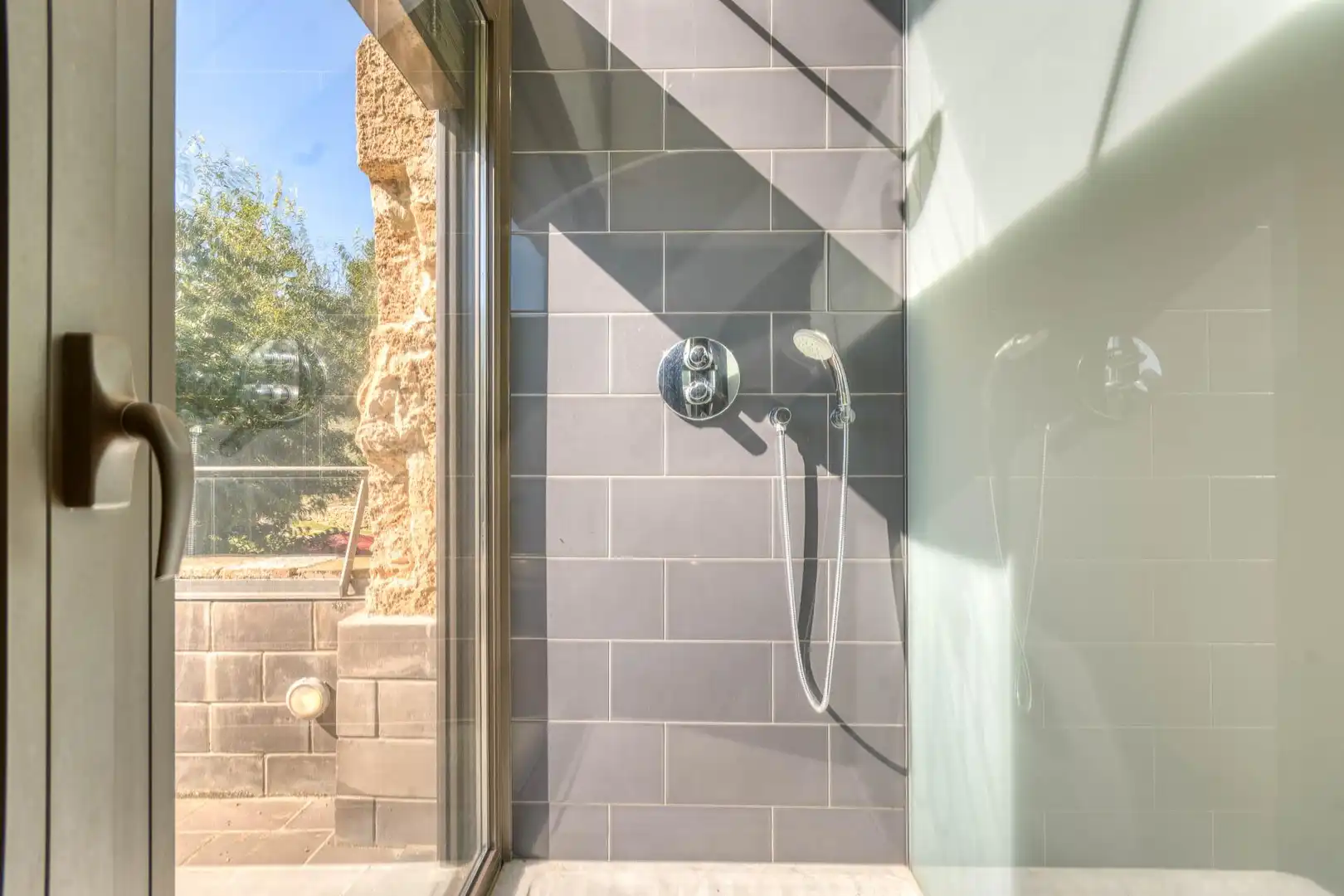 Baño de Finca rústica en venta en Boadella i les Escaules con Calefacción, Jardín privado y Terraza