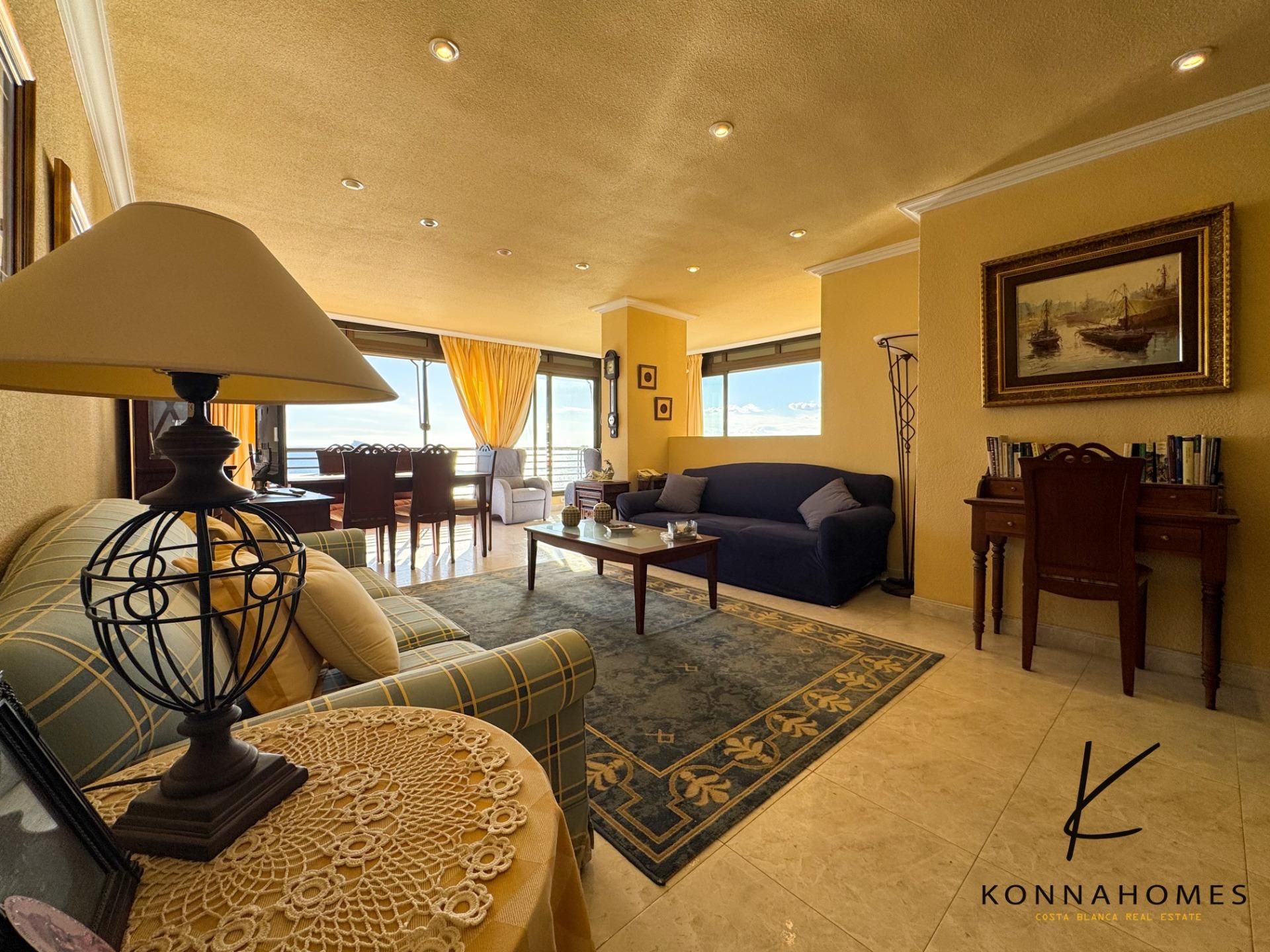 Wohnzimmer von Wohnung zum Verkauf in Benidorm mit Klimaanlage, Privatgarten und Terrasse