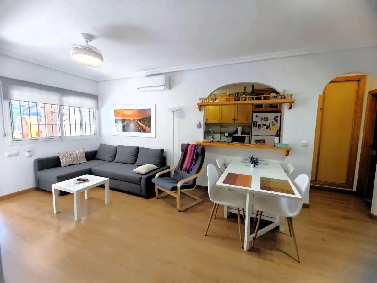 Sala d'estar de Casa adosada de lloguer en Santa Pola amb Aire condicionat, Calefacció i Parquet