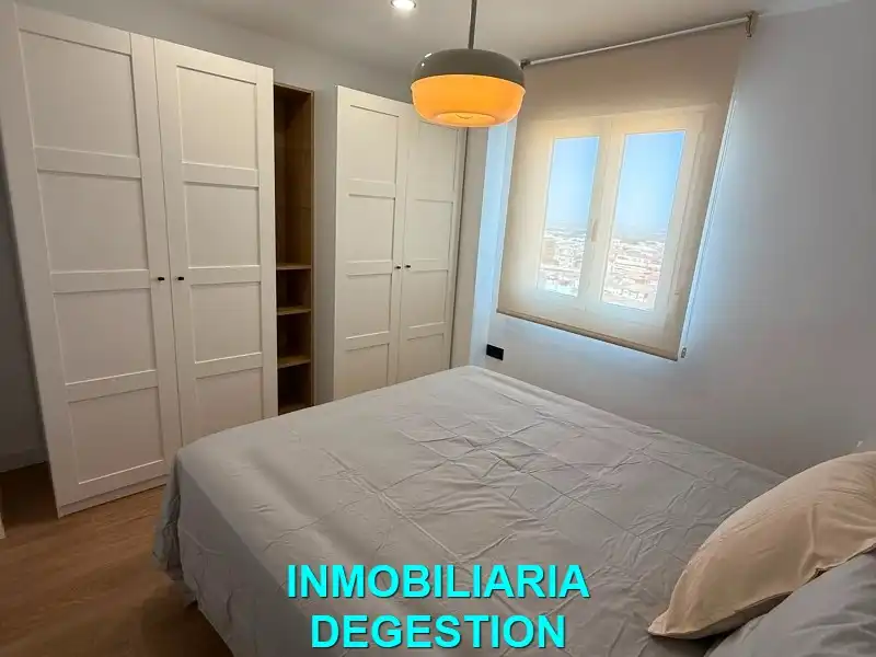 Schlafzimmer von Wohnung zur Miete in Linares mit Klimaanlage, Heizung und Möbliert