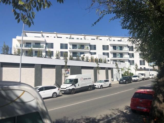 Vista exterior de Garatge de lloguer en Tomares