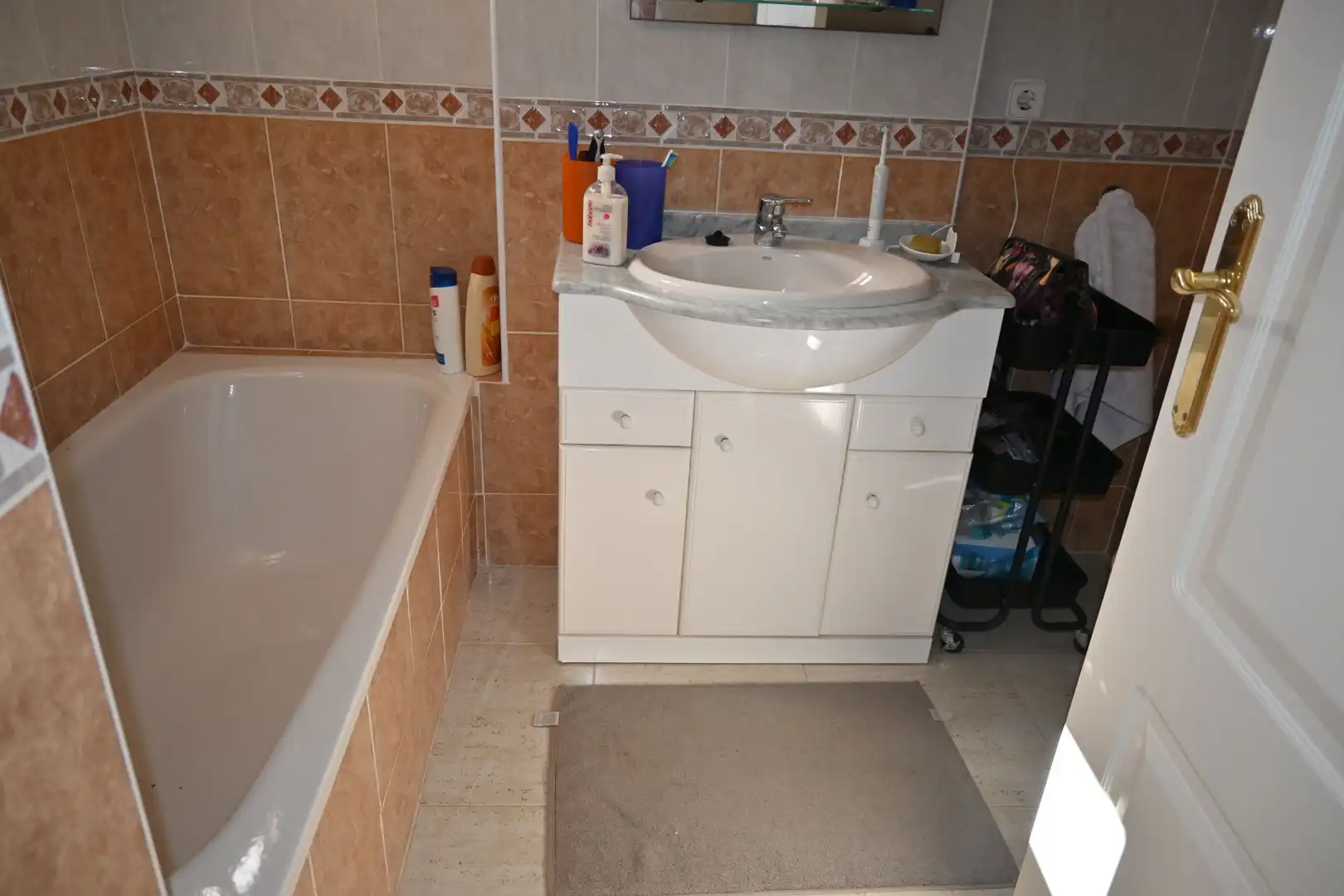 Baño de Apartamento en venta en La Manga del Mar Menor con Aire acondicionado, Terraza y Amueblado