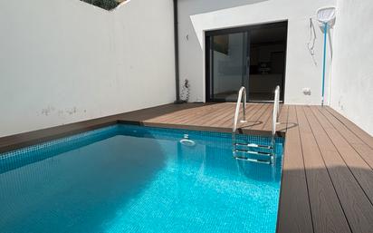 Swimming pool of House or chalet for sale in Terrassa  with Air Conditioner, Heating and Terrace