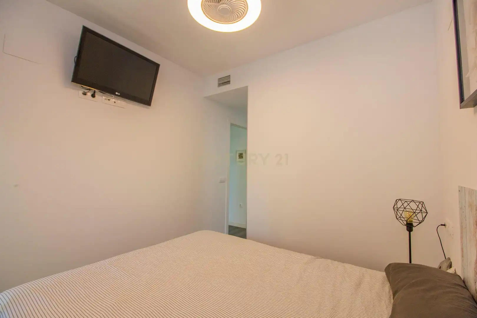 Habitación de Apartamento de alquiler en Calpe / Calp con Aire acondicionado, Jardín privado y Amueblado