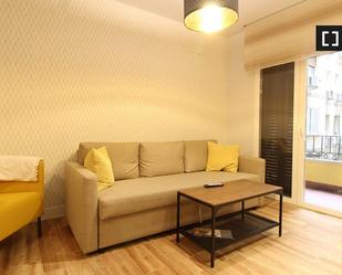 Living room of Flat to rent in  Madrid Capital  with Air Conditioner, Heating and Furnished