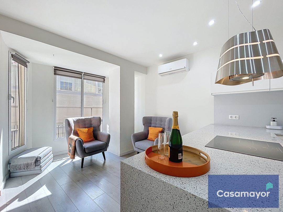 Sala de estar de Piso en venta en Alicante / Alacant con Aire acondicionado, Calefacción y Amueblado