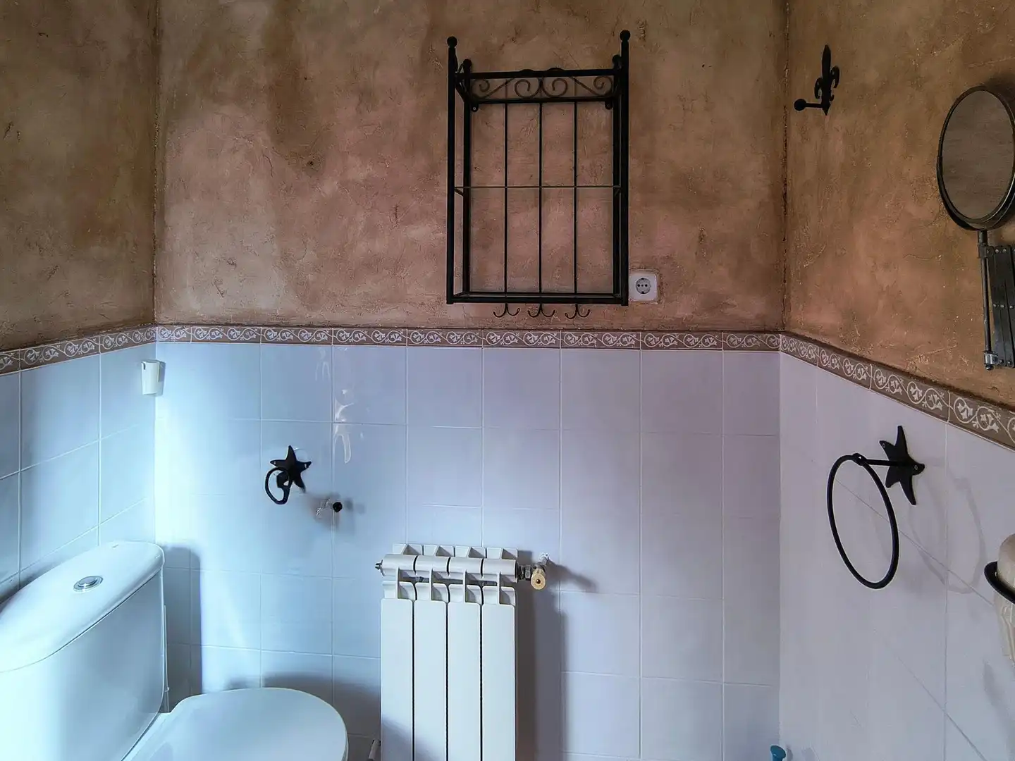 Baño de Casa adosada en venta en Olmeda de las Fuentes con Calefacción y Terraza