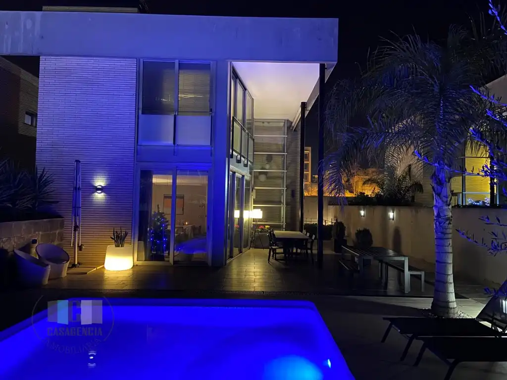 Casa o chalet de alquiler en Calle Violant De Casalduch, Torreón - La Almadraba