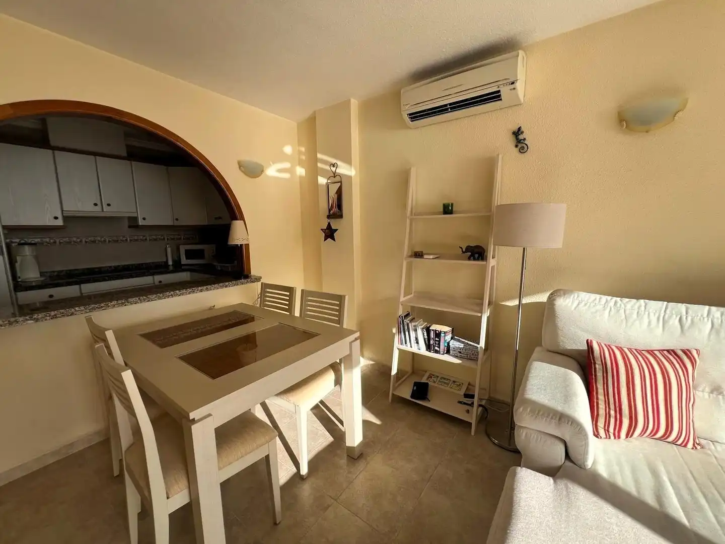 Sala d'estar de Apartament de lloguer en Benitachell / El Poble Nou de Benitatxell amb Jardí privat, Terrassa i Piscina comunitària