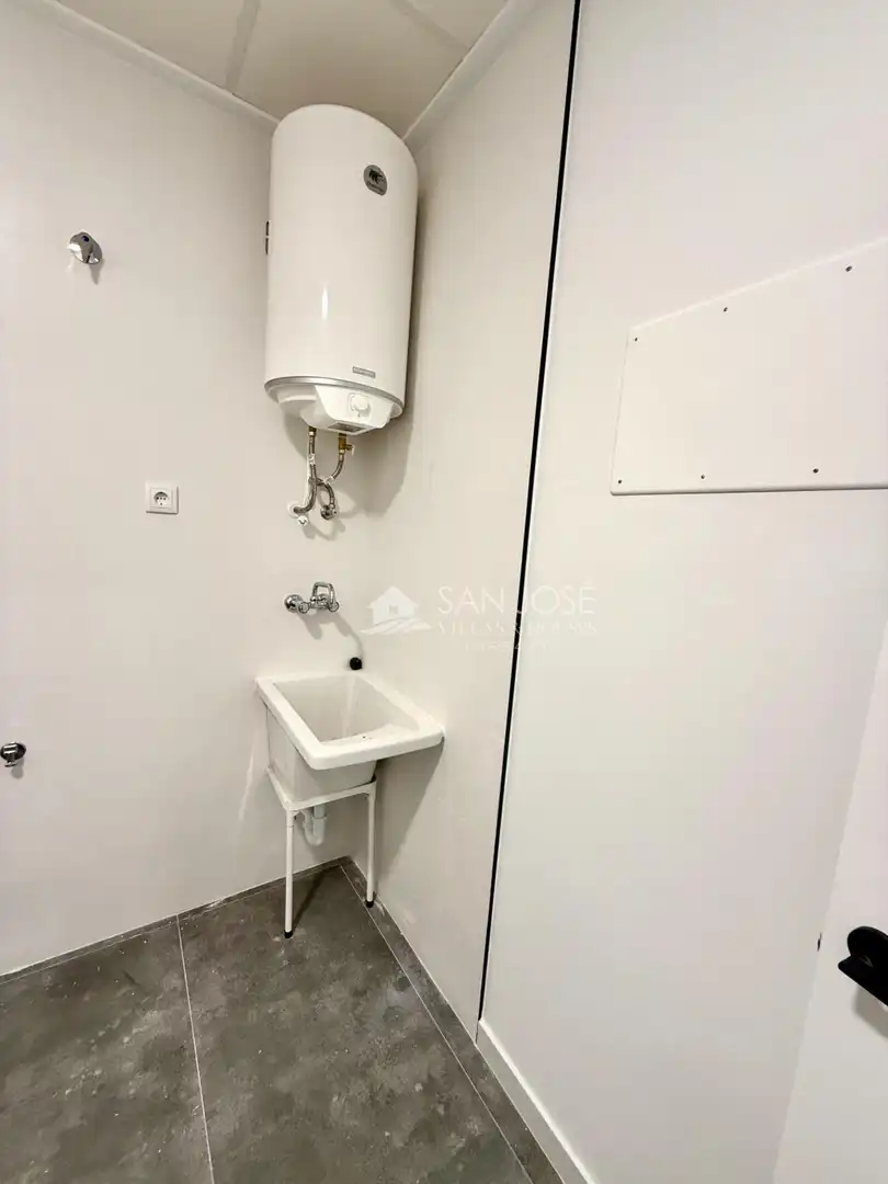 Badezimmer von Erdgeschoss zum Verkauf in Monforte del Cid mit Klimaanlage und Abstellraum