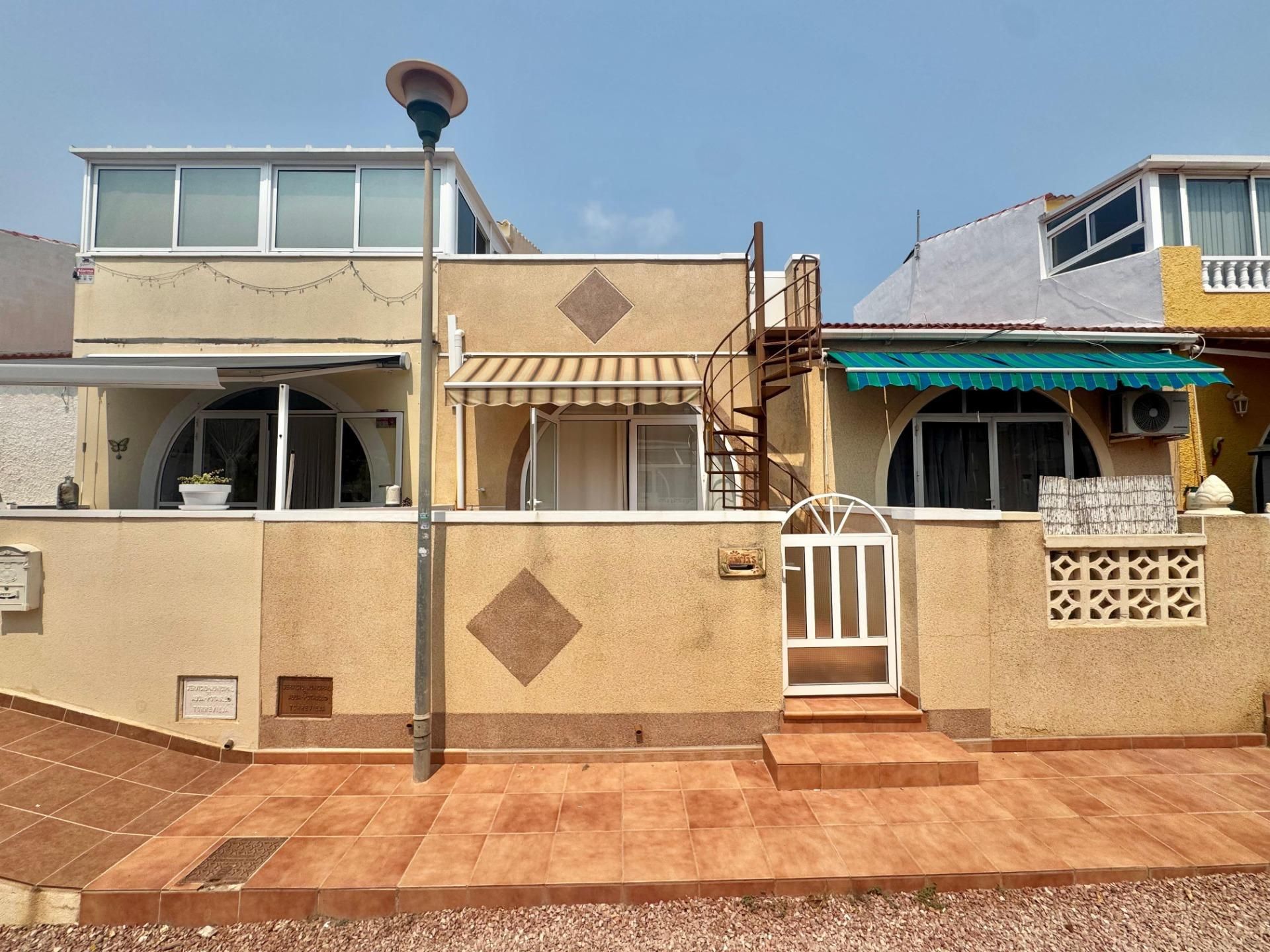 Exterior view of House or chalet for sale in Torrevieja  with Air Conditioner