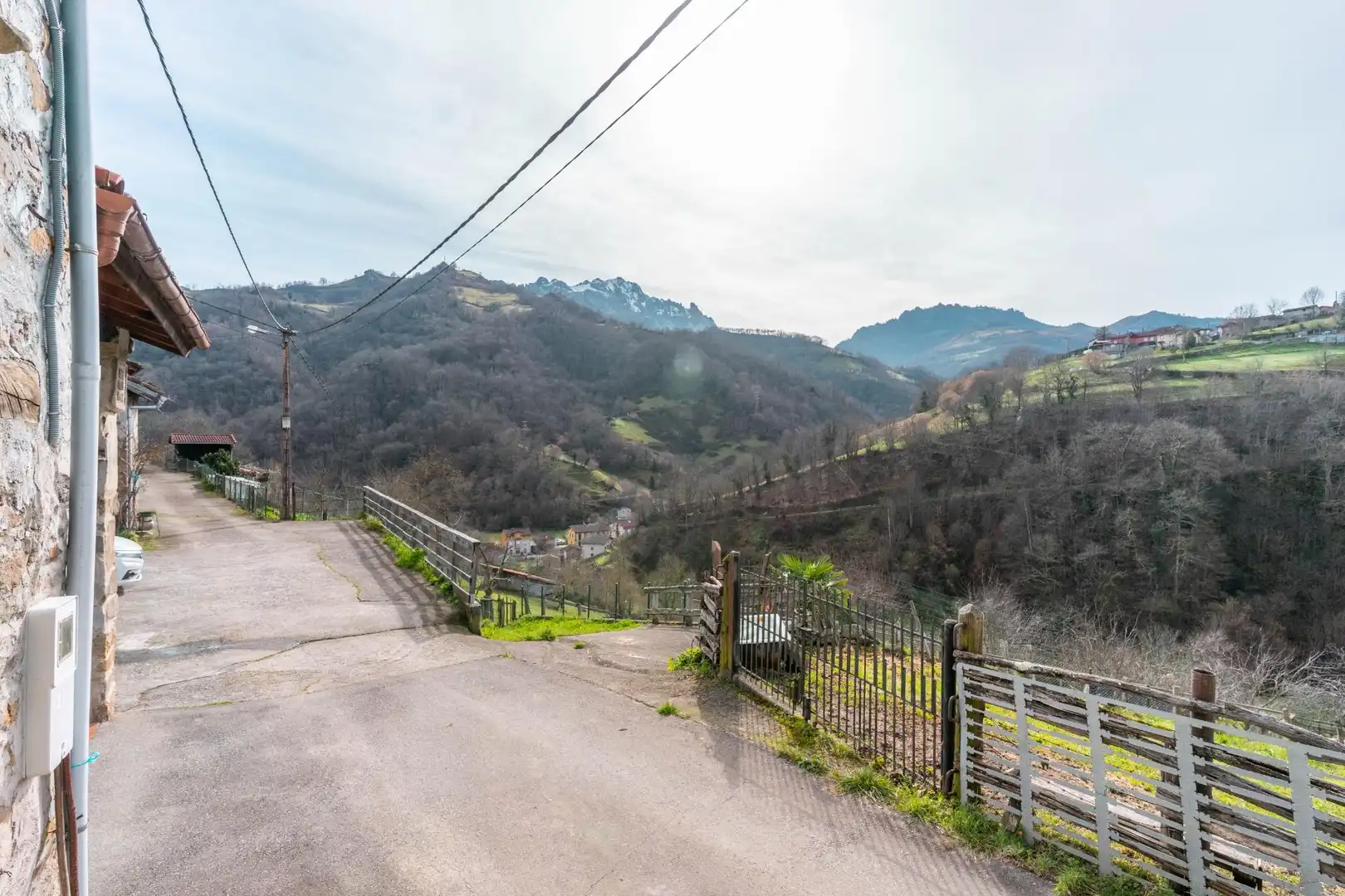 Vista exterior de Casa o xalet en venda en Laviana amb Jardí privat