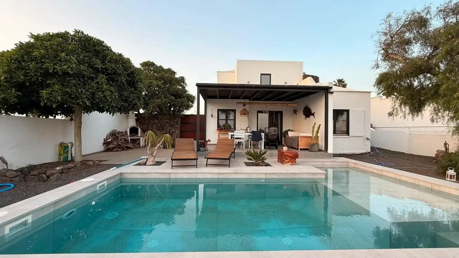 Piscina de Casa o xalet en venda en San Bartolomé amb Aire condicionat, Jardí privat i Terrassa