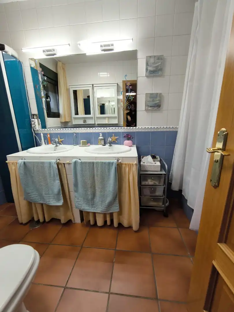 Bany de Casa adosada en venda en Galapagar amb Calefacció, Jardí privat i Terrassa