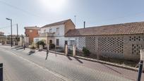 Vista exterior de Casa o xalet en venda en Vegas del Genil amb Terrassa i Traster