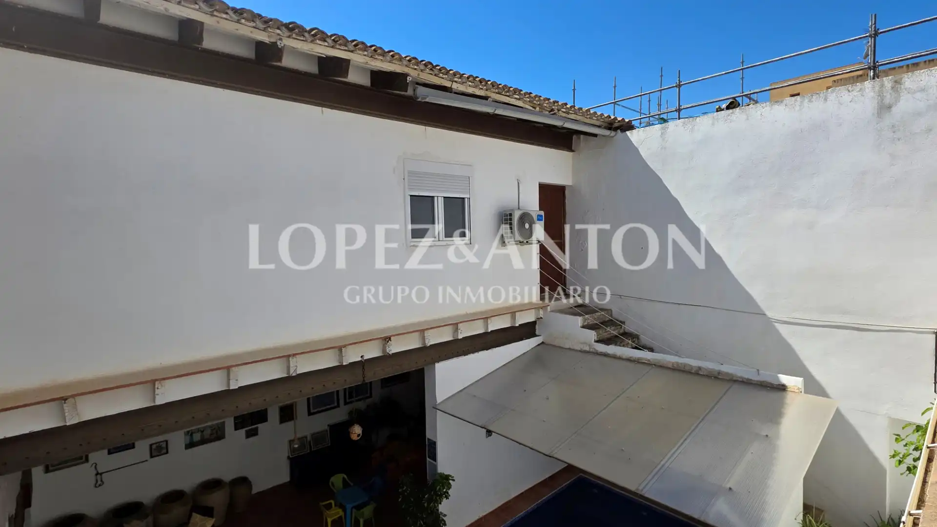 Exterior view of Detached homes for sale in La Pobla de Vallbona  with Air Conditioner, Terrace and Swimming Pool