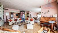 Living room of Flat to rent in  Madrid Capital  with Air Conditioner, Heating and Parquet flooring