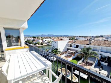Appartement compact à vendre à Sector PORT ALEGRE 14