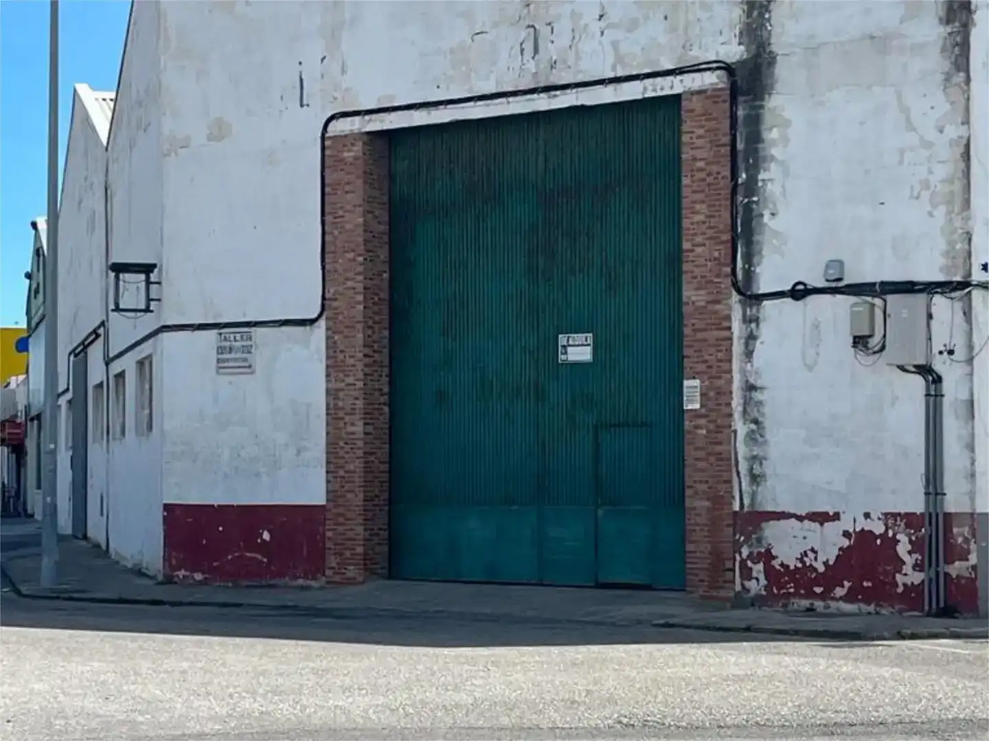 Außenansicht von Fabrikhallen zur Miete in Puntales - Zona Franca