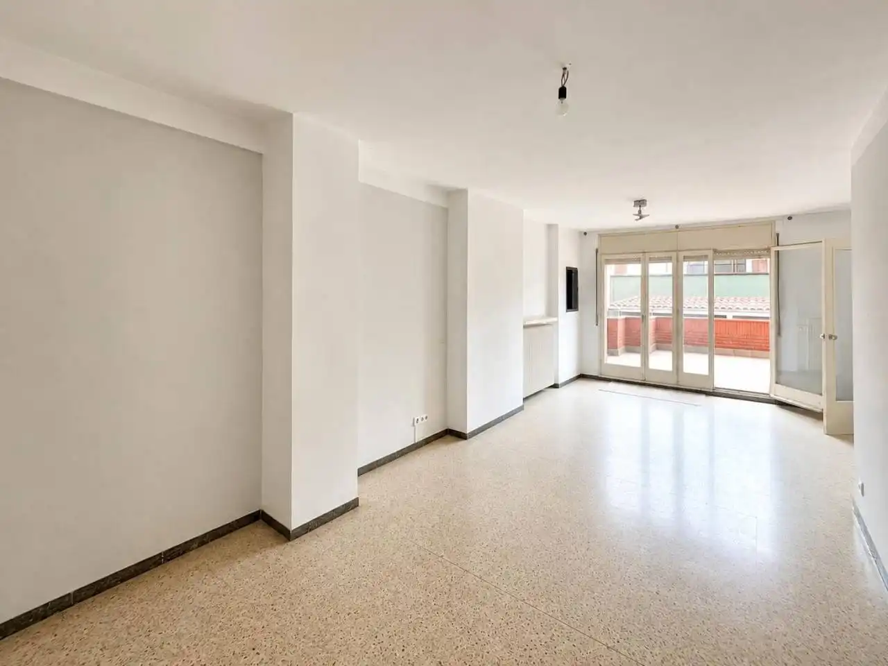 Sala de estar de Ático en venta en Girona con Calefacción, Terraza y Trastero