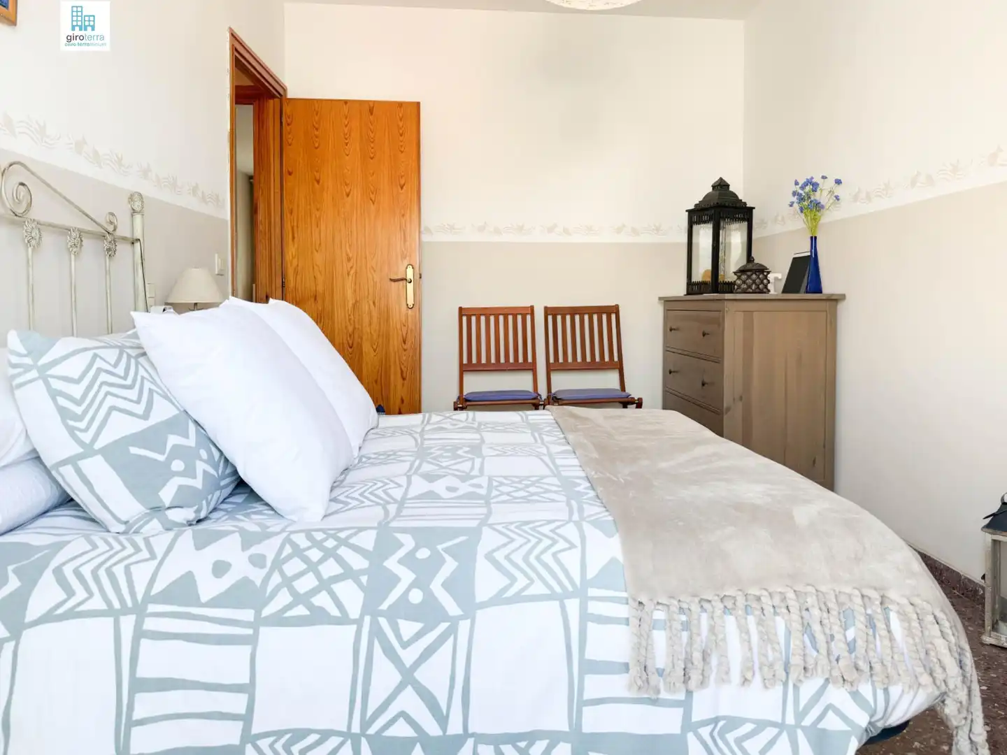 Schlafzimmer von Dachboden zum Verkauf in Blanes mit Terrasse