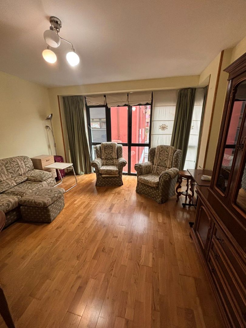 Sala d'estar de Pis en venda en Langreo amb Calefacció, Parquet i Traster