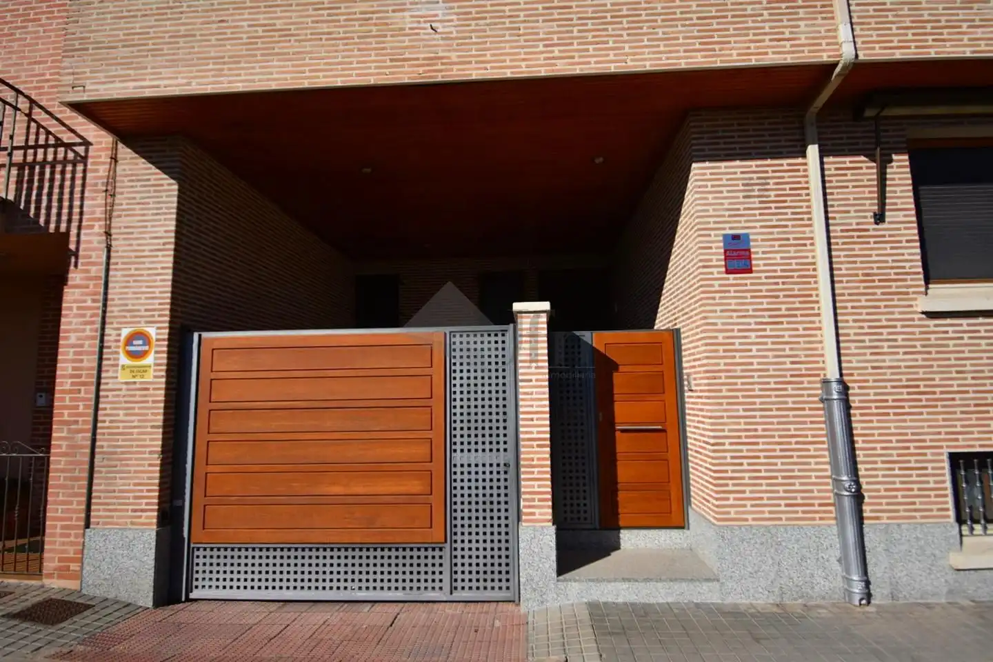 Vista exterior de Casa o xalet en venda en Íscar amb Calefacció, Parquet i Piscina