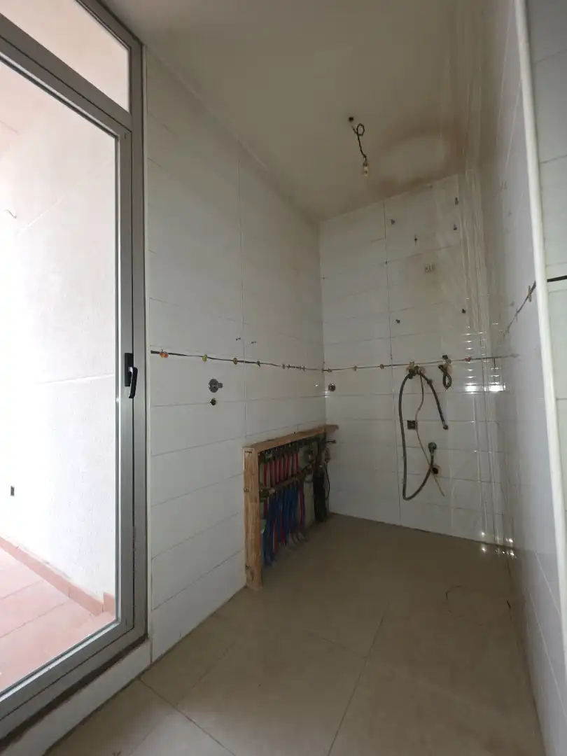 Bany de Pis en venda en Parla amb Terrassa, Traster i Piscina comunitària