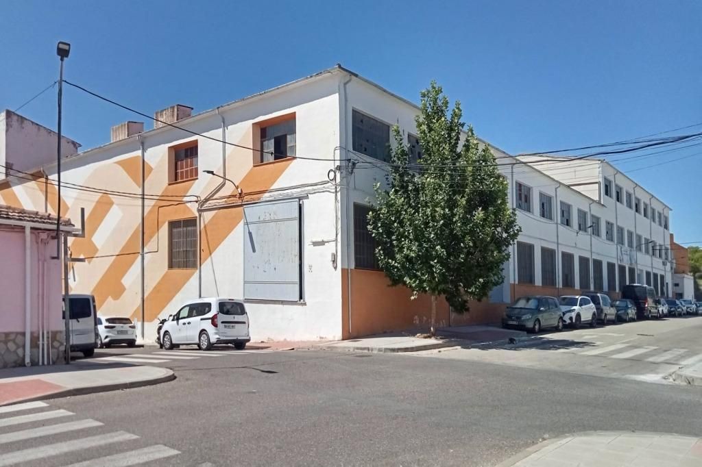 Vista exterior de Nau industrial en venda en Ibi