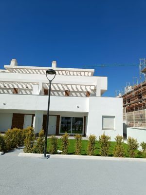 Vista exterior de Pis en venda en Zahara de los Atunes amb Aire condicionat, Jardí privat i Terrassa