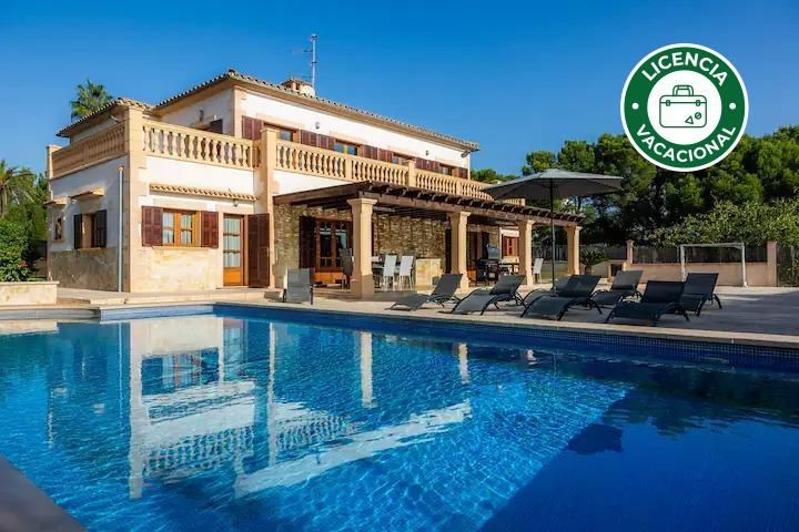 Vista exterior de Casa o xalet en venda en Manacor amb Aire condicionat, Calefacció i Jardí privat