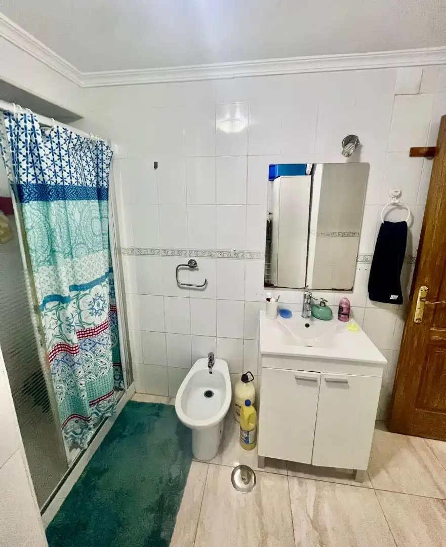 Bathroom of Flat for sale in Sevilla  with Air Conditioner