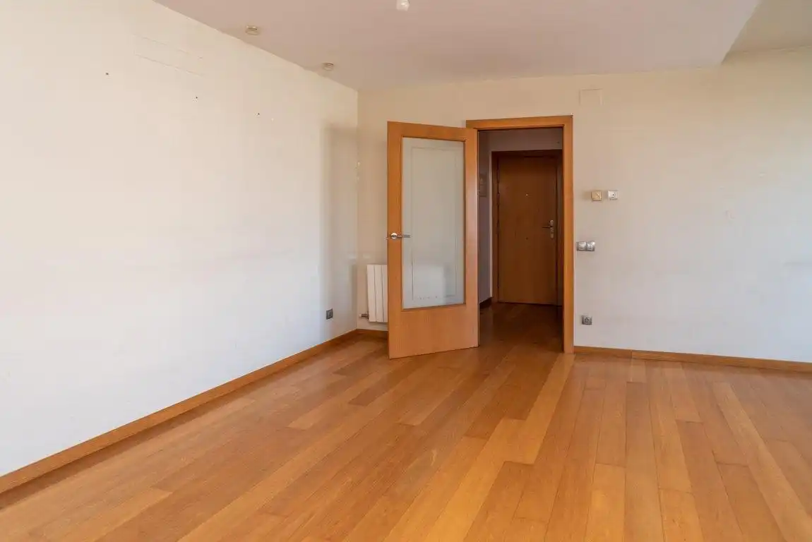 Wohnung zum Verkauf in Badalona mit Heizung, Parkett und Terrasse