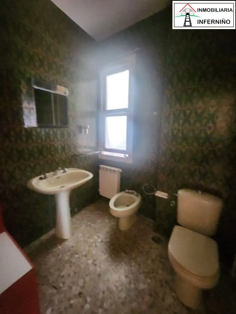Baño de Piso en venta en Narón con Terraza
