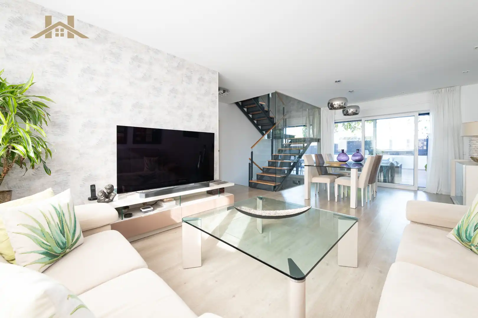 Living room of Detached homes for sale in Boadilla del Monte  with Air Conditioner, Heating and Private garden