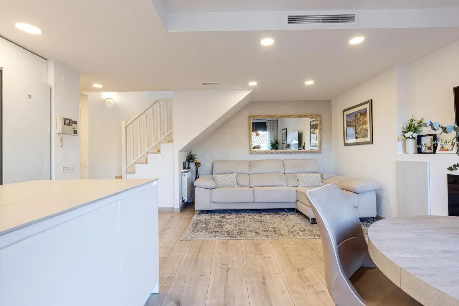 Living room of Flat for sale in Sant Joan Despí  with Air Conditioner, Heating and Private garden