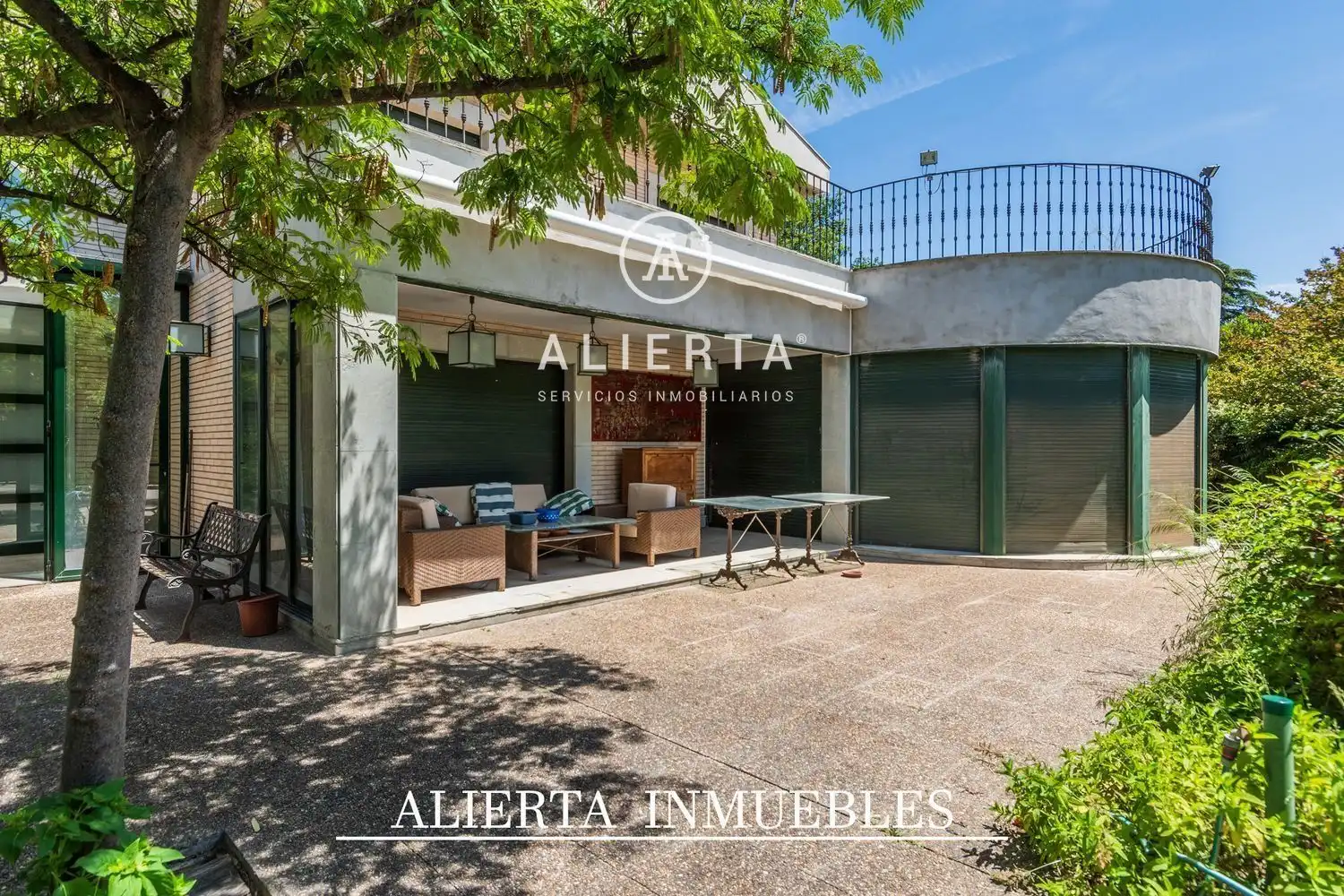 Houses for sale in del Ducado de Neopatria, Casablanca