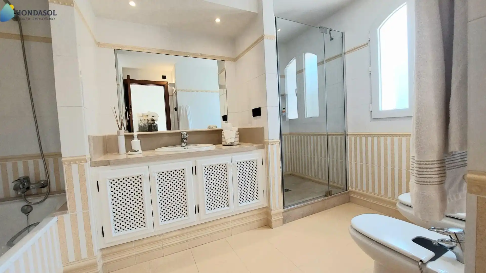 Bany de Casa o xalet en venda en Cartagena amb Aire condicionat, Jardí privat i Terrassa