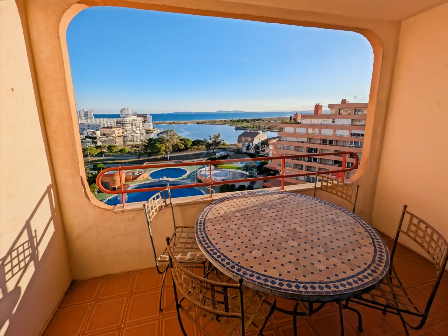 Terraza de Piso en venta en Roses con Terraza y Piscina