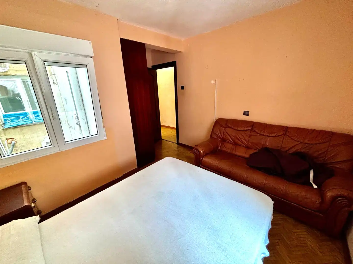 Habitación de Piso en venta en Gijón  con Calefacción, Parquet y Amueblado