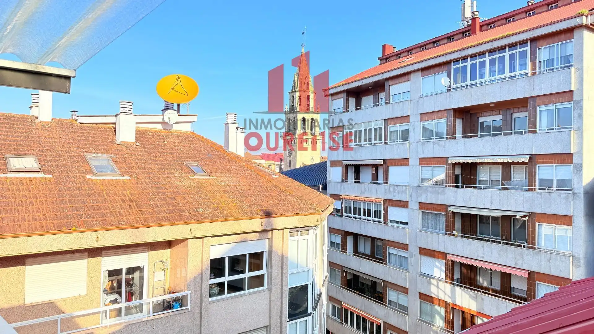 Vista exterior de Pis en venda en Ourense Capital  amb Balcó