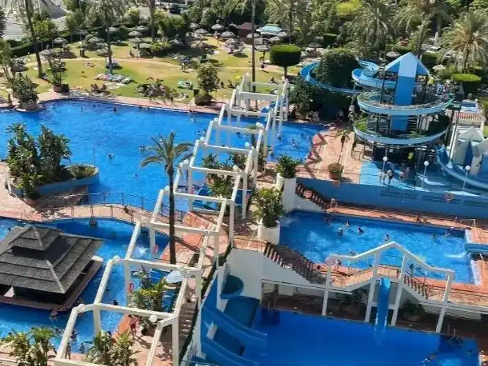 Schwimmbecken von Wohnung zum Verkauf in Benalmádena mit Klimaanlage, Terrasse und Möbliert