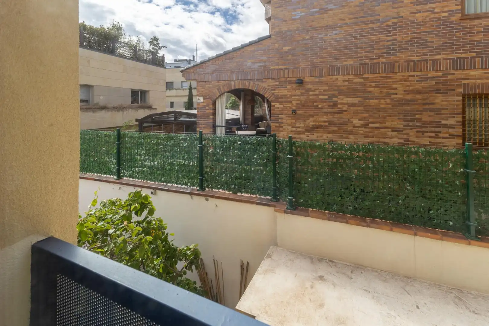 Terrassa de Casa o xalet en venda en Madrid amb Aire condicionat, Calefacció i Jardí privat