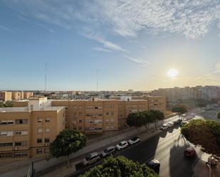 Vista exterior de Pis en venda en  Almería Capital amb Aire condicionat i Balcó