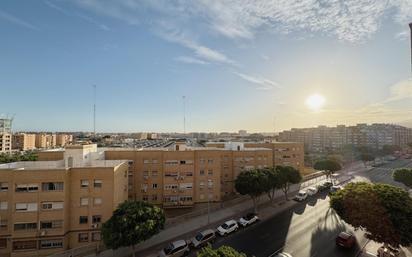 Exterior view of Flat for sale in  Almería Capital  with Air Conditioner and Balcony