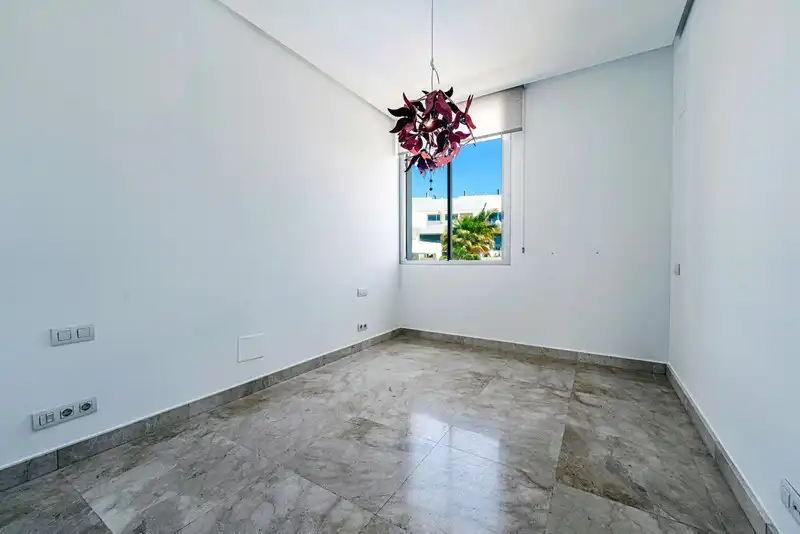 Adosado con piscina en venta en Río Real - Los Monteros, imagen 9