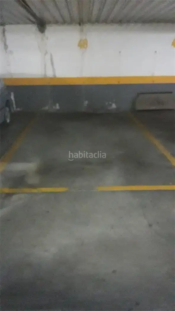Einzelparkplatz zur Miete in Calle Andrea Doria 6