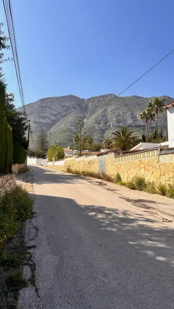 Detached homes for sale in El Montgó