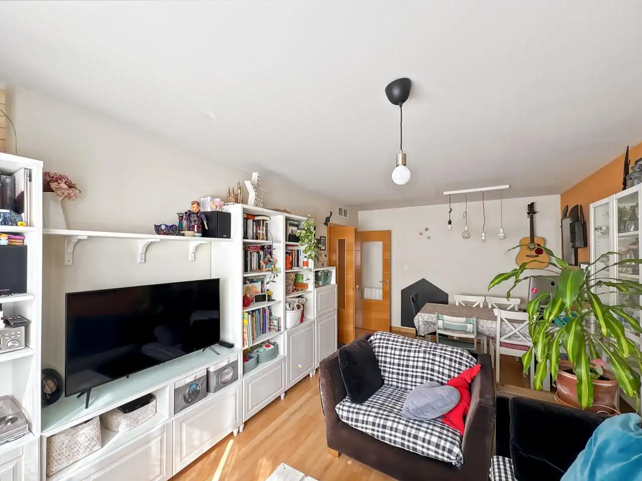 Living room of Flat for sale in Madrid  with Air Conditioner, Heating and Community pool