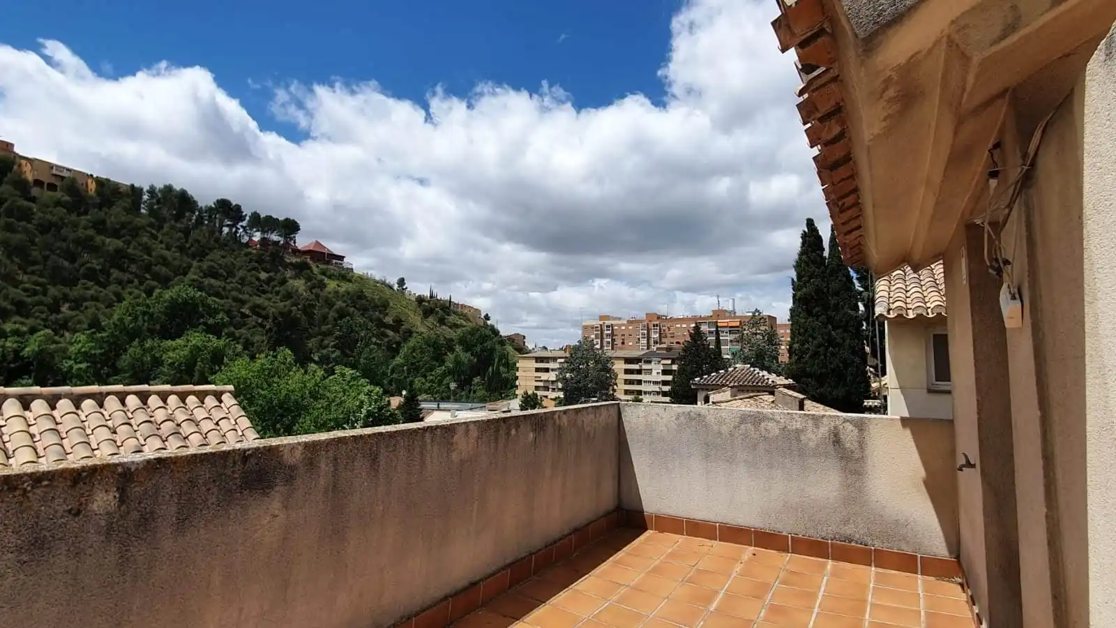Exterior view of Houses for rent in Granada